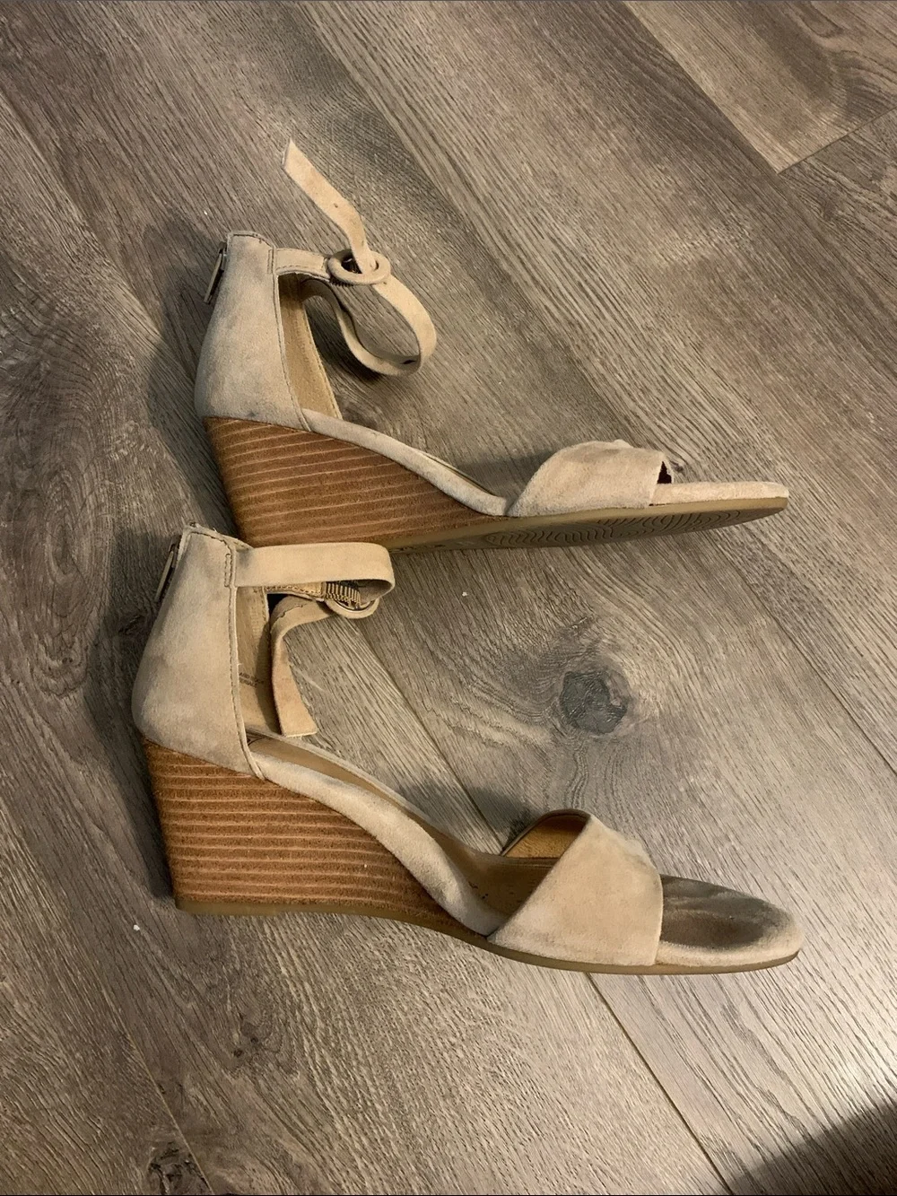 Söfft Strappy Wedge Sandals